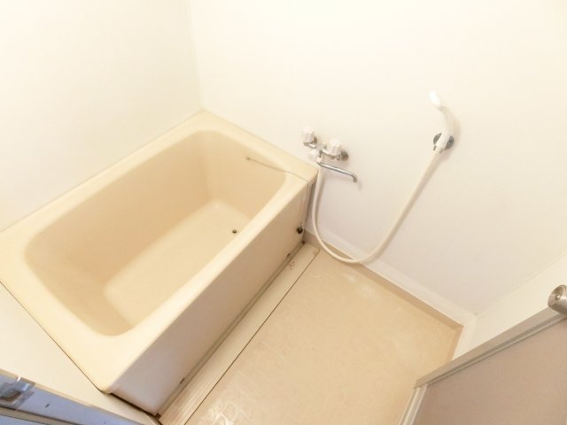 バス・シャワールーム　同物件別部屋イメージ写真