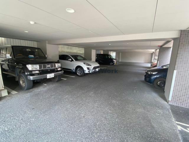 駐車場　駐車場