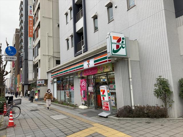コンビニ　セブンイレブン（コンビニ）まで112m