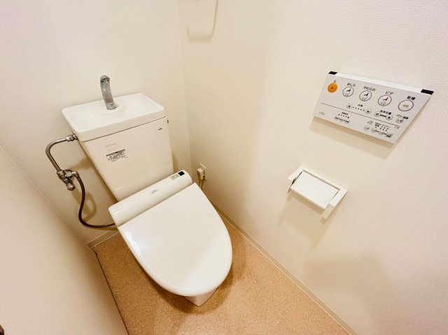 トイレ　※別部屋参考写真