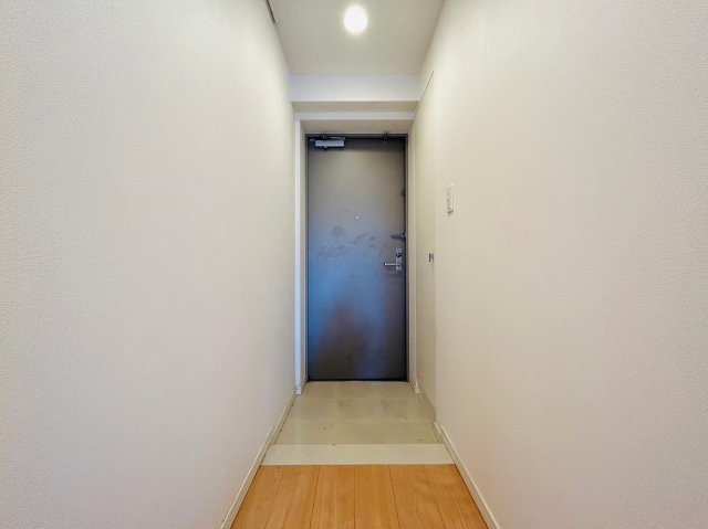 玄関　※別部屋参考写真