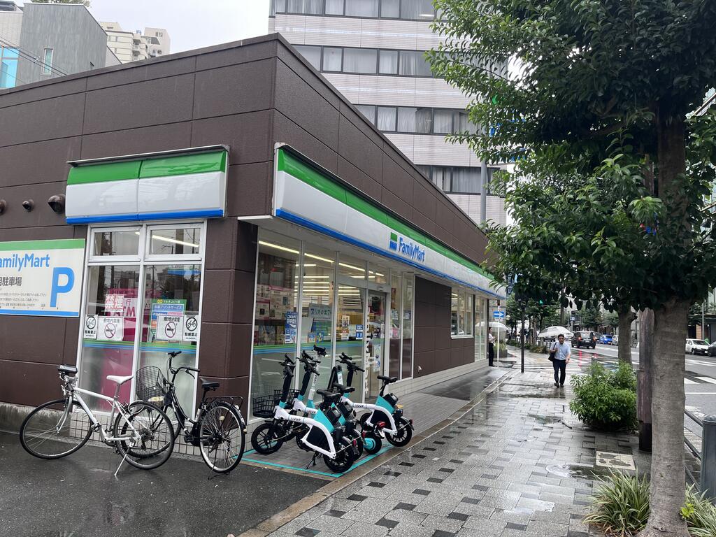コンビニ　ファミリーマート北浜一丁目店（コンビニ）まで63m