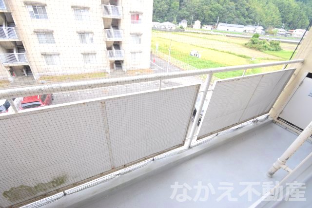 バルコニー　暖かな日差しのふりそそぐバルコニー