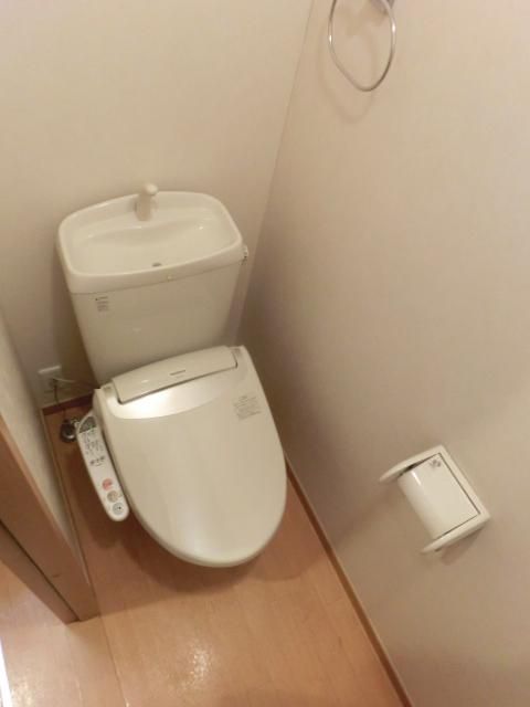 トイレ　ウォシュレット完備