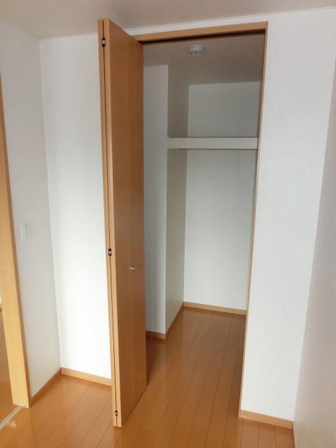 収納　ウォークインクローゼット