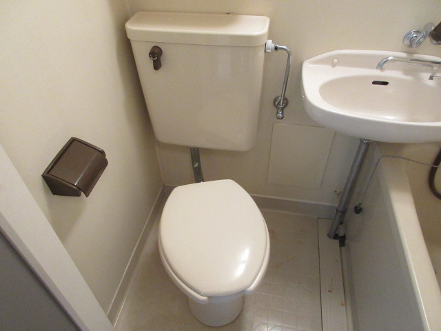ＪＲおおさか東線 ＪＲ淡路駅 徒歩4分 4階建 築36年のトイレ写真