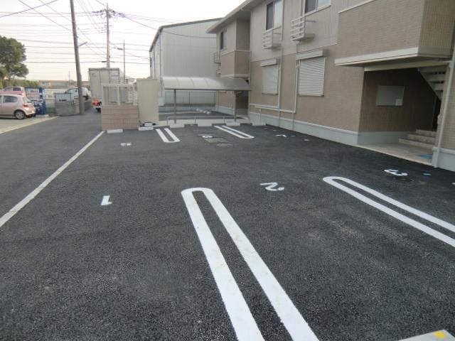 駐車場　敷地内駐車場