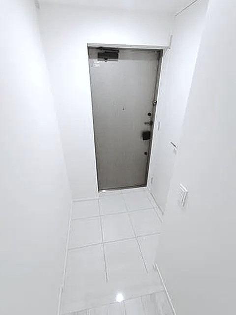 都営新宿線 岩本町駅 徒歩5分 13階建 築7年の玄関写真