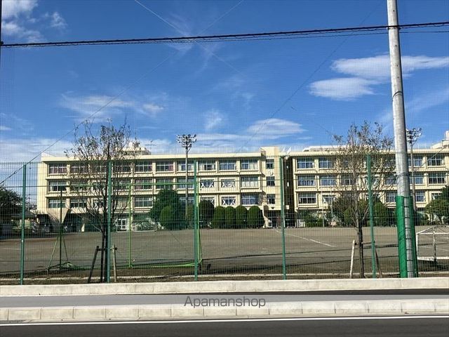 中学校　座間市立東中学校（中学校）まで624m