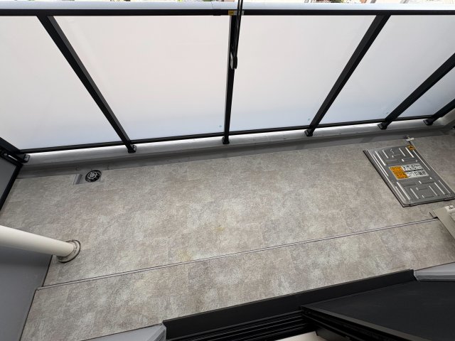 バルコニー　暖かな日差しのふりそそぐバルコニー