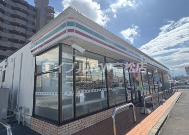 コンビニ　セブンイレブン 高松木太町中浜店（コンビニ）まで611m