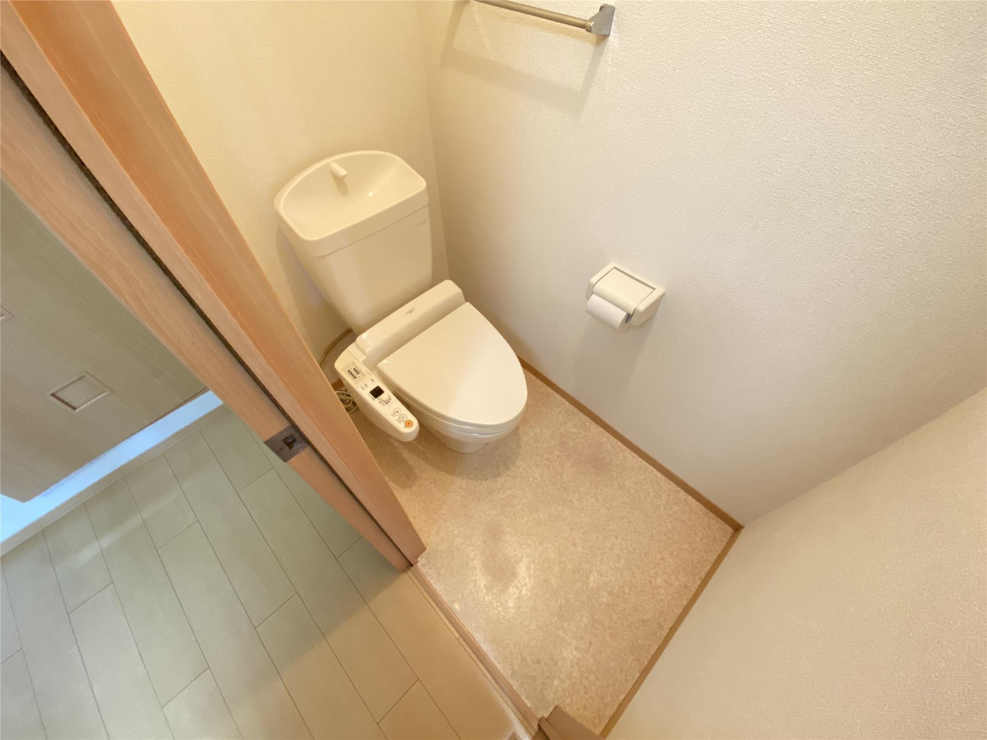 トイレ　ウォシュレット付きトイレです♪