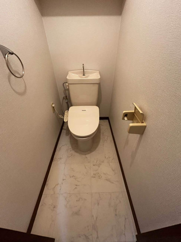 トイレ　落ち着いたトイレです