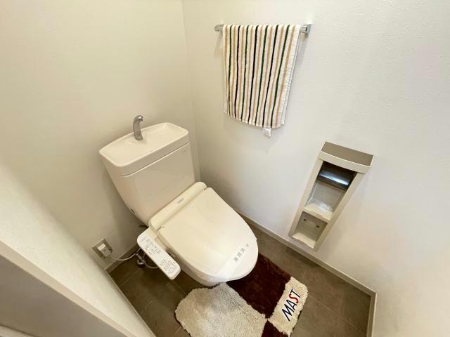 鳴門市 2階建 築28年のトイレ写真