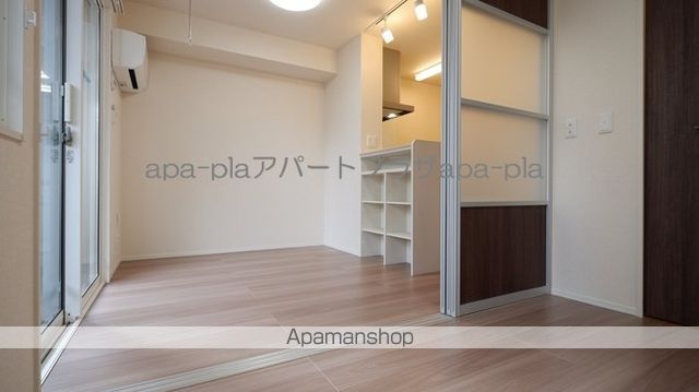 ロンサールIIの居間写真