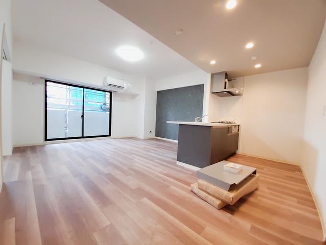 居室・リビング　＊新築の為未完成。同タイプ部屋の写真です。
