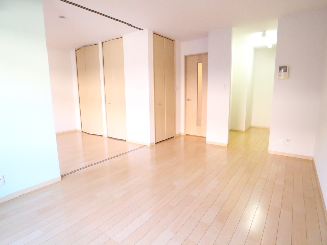ＪＲ関西本線 奈良駅 徒歩8分 2階建 築21年の居間写真