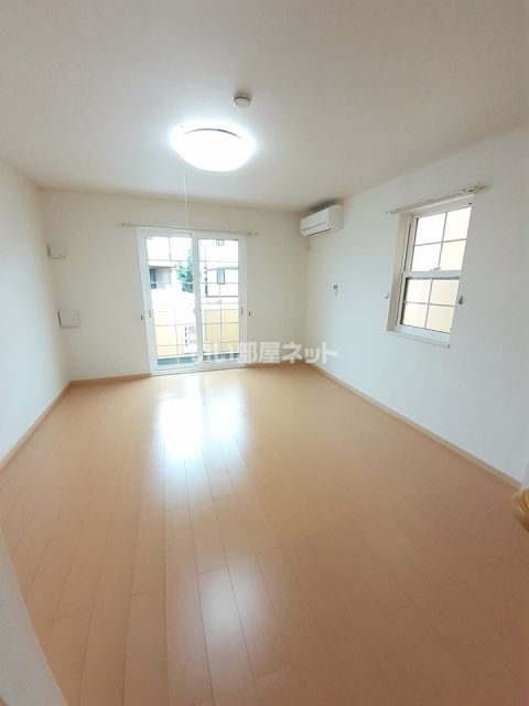SUN S GARDEN中央Iの居間写真