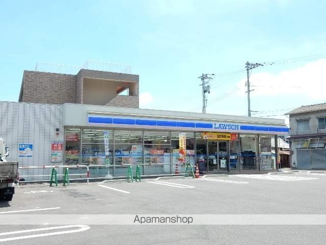コンビニ　ローソン岡山長岡団地店（コンビニ）まで657m