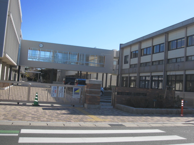 中学校　浜松市立蜆塚中学校（中学校）まで364m
