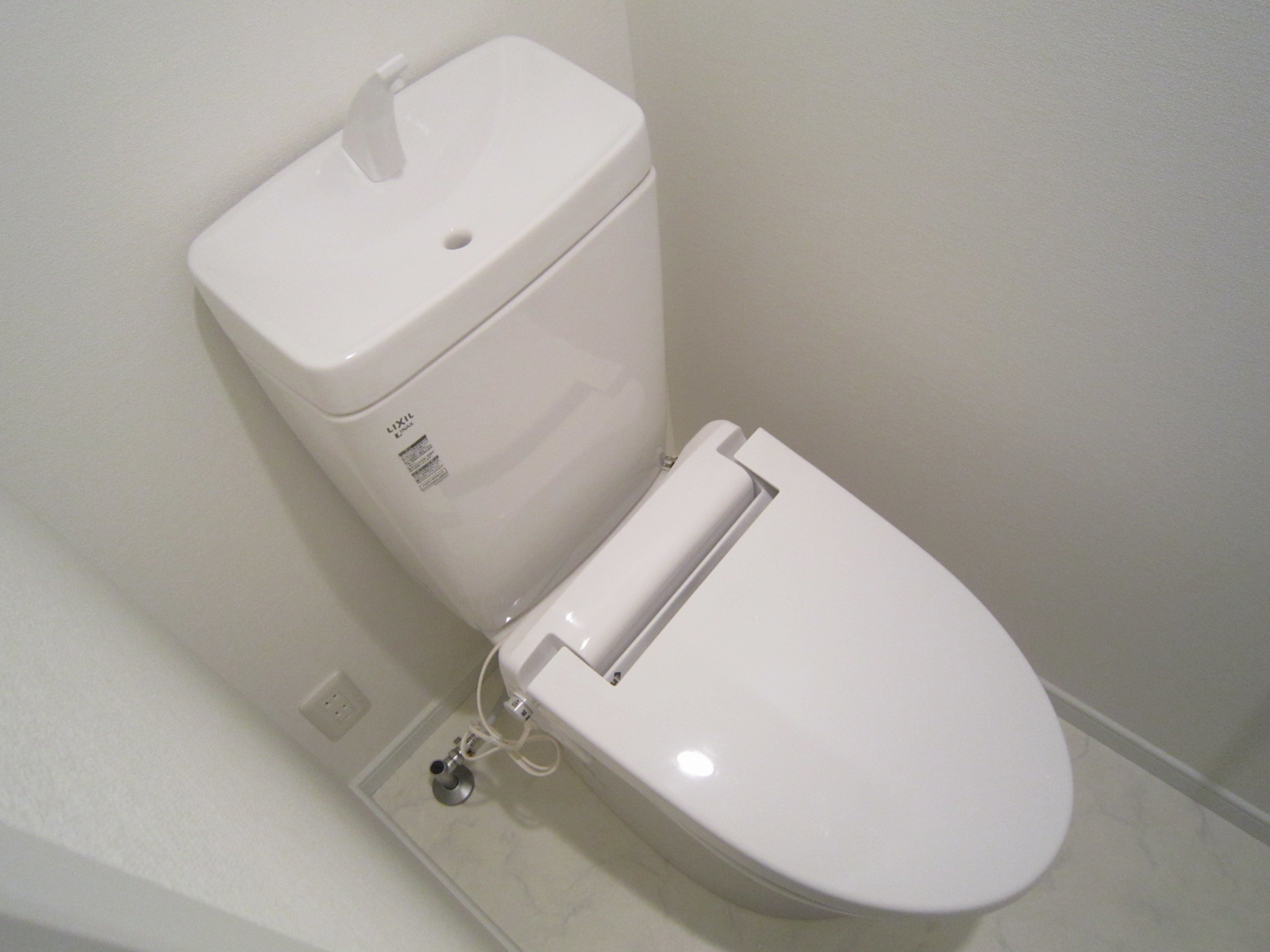トイレ　ウォームレット機能付き