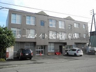 札幌市白石区菊水元町八条のマンションの建物外観