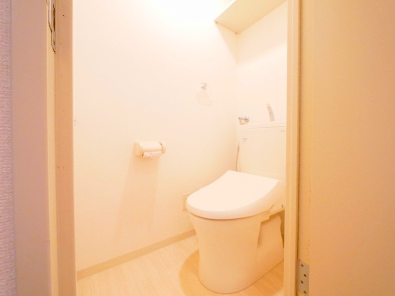 トイレ　あったらうれしいウォシュレット付き♪