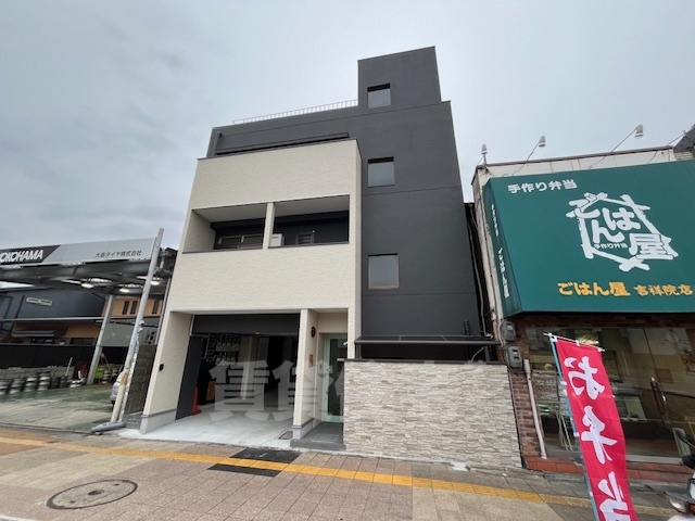 京都市南区吉祥院井ノ口町のマンションの建物外観