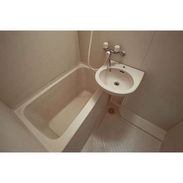 バス・シャワールーム　同じ建物の別のお部屋