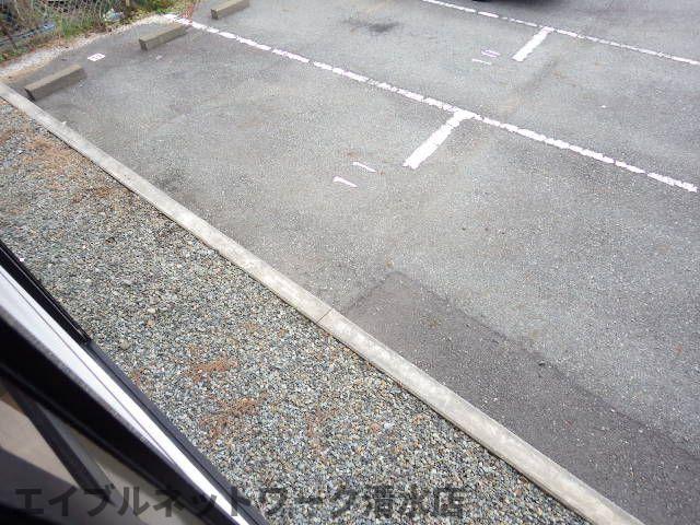 駐車場　車をお持ちの方に嬉しい駐車場付きの物件です