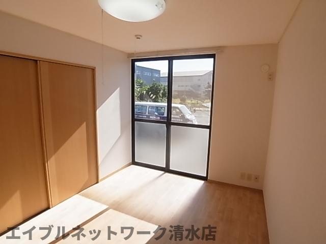 居室・リビング　ゆったり過ごせる居間です