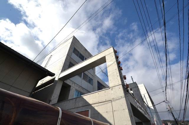 広島市西区三篠町のマンションの建物外観