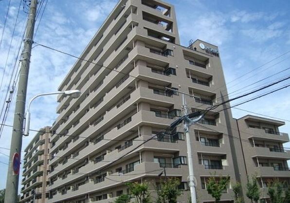 札幌市中央区北八条西のマンションの建物外観