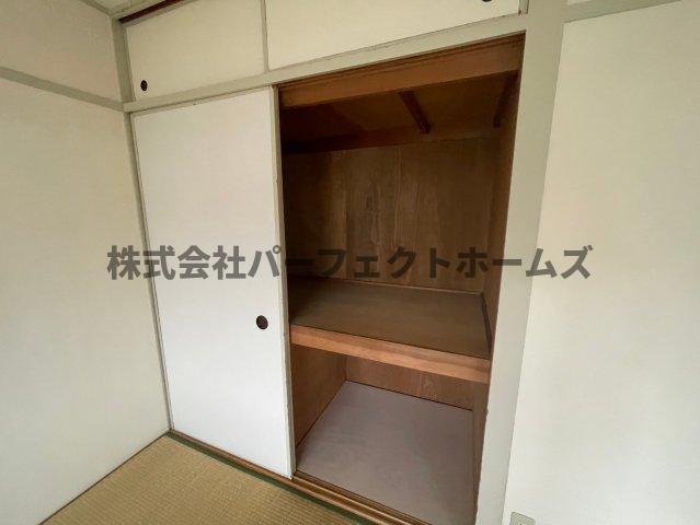 【香里三井団地A-10号棟　賃貸の収納】