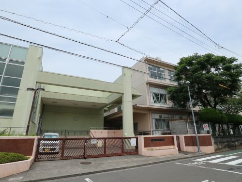 【静岡市葵区田町のマンションの小学校】