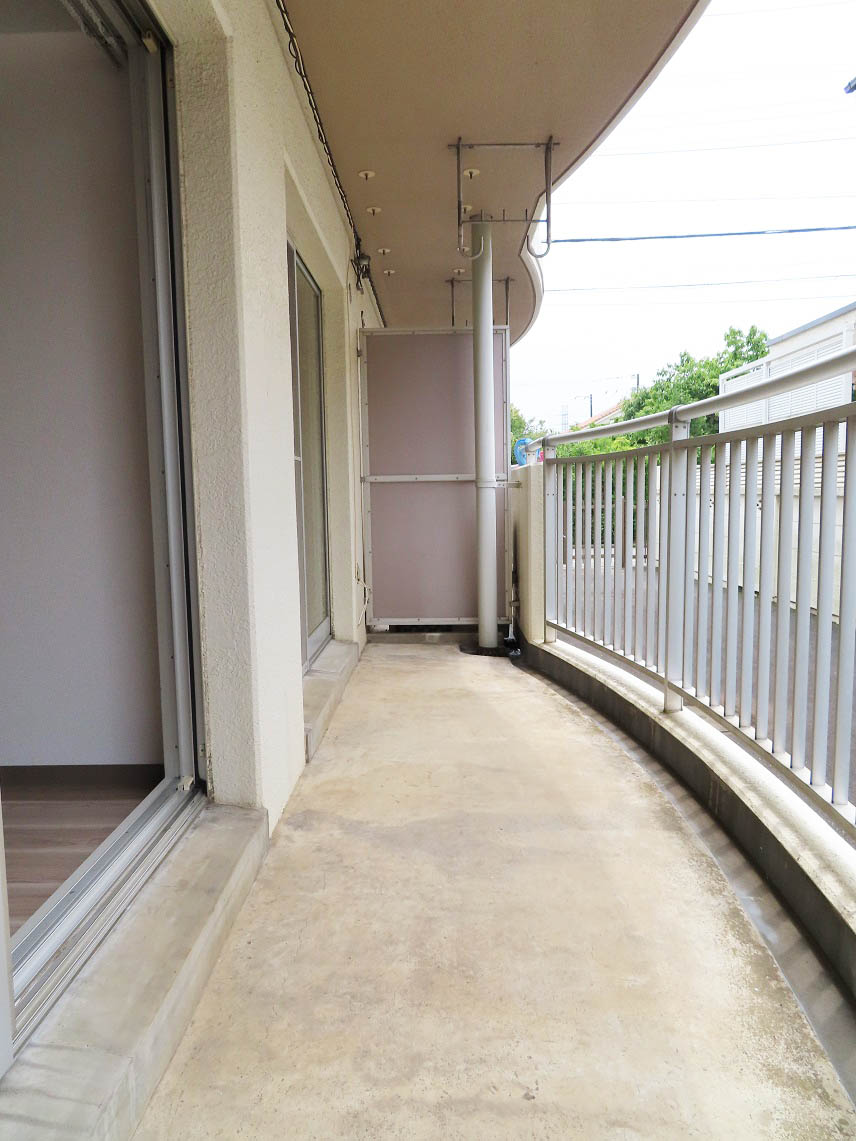 バルコニー　※同じ間取りの別部屋の写真です