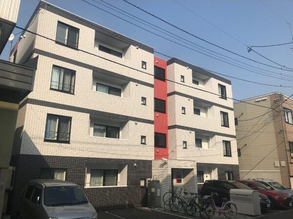 札幌市北区北三十四条西のマンションの建物外観