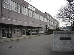 【札幌市中央区南二十条西のマンションの中学校】