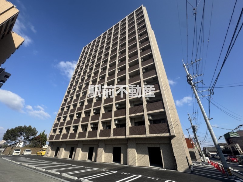 大川市大字酒見のマンションの建物外観