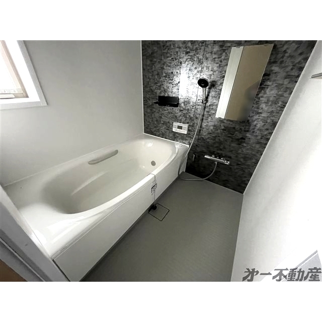 バス・シャワールーム　バスルーム