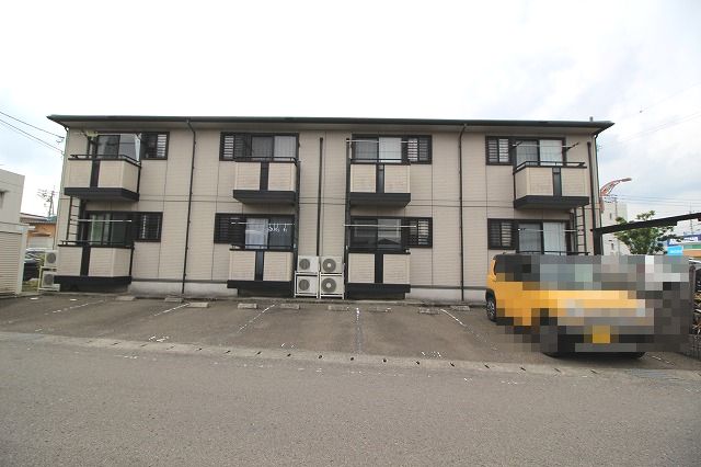 駐車場　駐車場に車を止められます