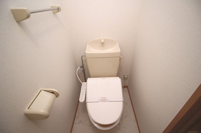 トイレ　コンパクトで使いやすいトイレです