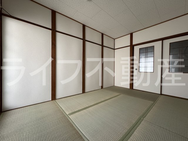 居室・リビング　こちらの居間で趣味の時間をお楽しみください