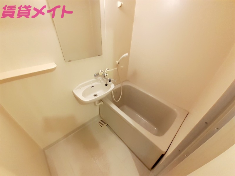 バス・シャワールーム　同型タイプ参考写真