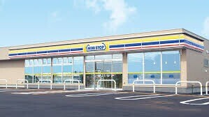 コンビニ　ミニストップ夕陽ヶ丘店加賀徳酒店（コンビニ）まで24m