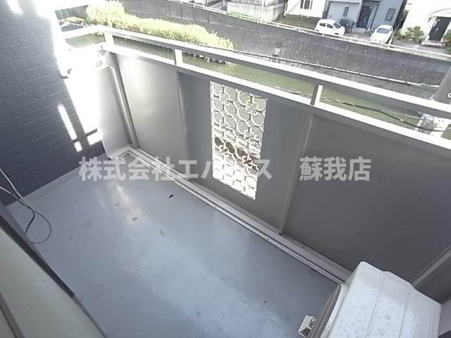 バルコニー　外からの目が気にならないバルコニーで洗濯物が干せます