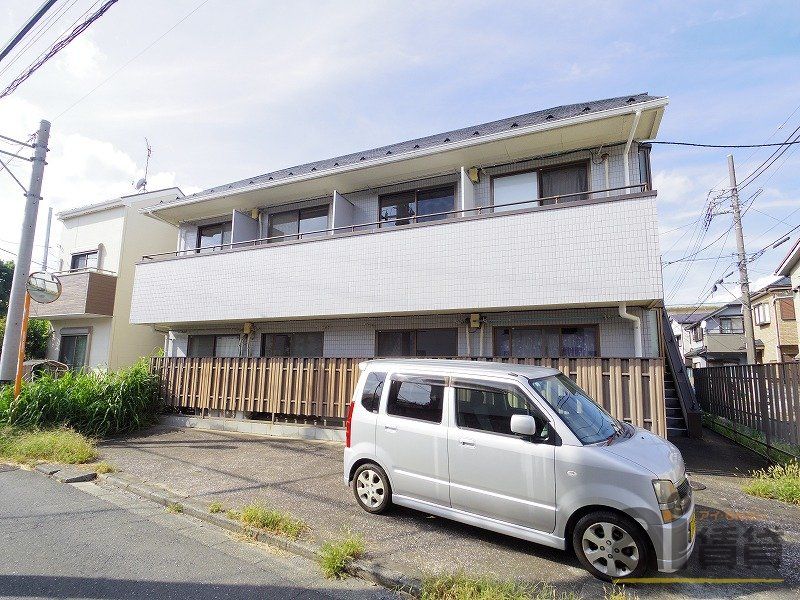 建物外観　駐車場