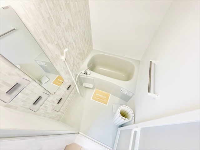 バス・シャワールーム　同一建物内３０７号室内装写真転載