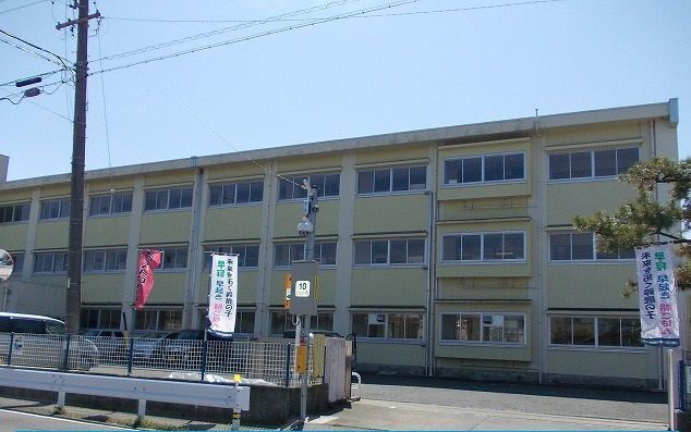 小学校　鈴鹿市立白子小学校（小学校）まで700m