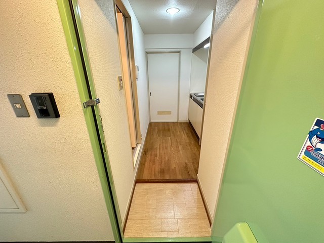 玄関　他号室のものを使用